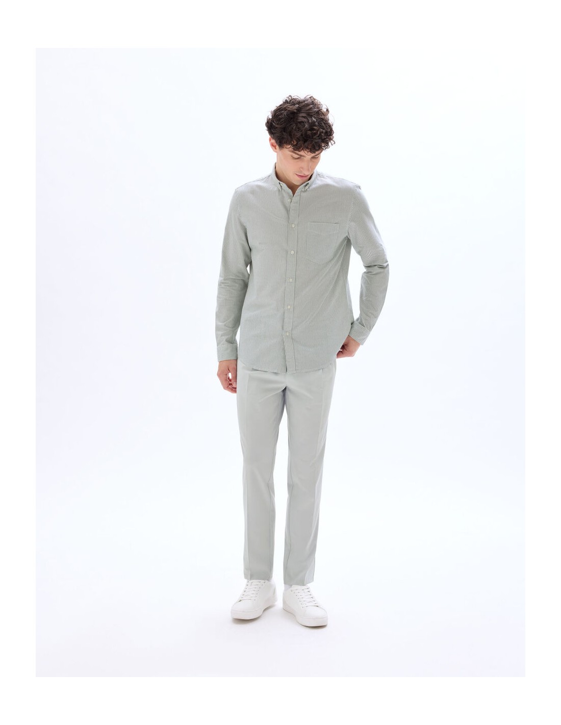 Chemise regular à rayures 100% coton... Chemise regular à rayures 100% coton...