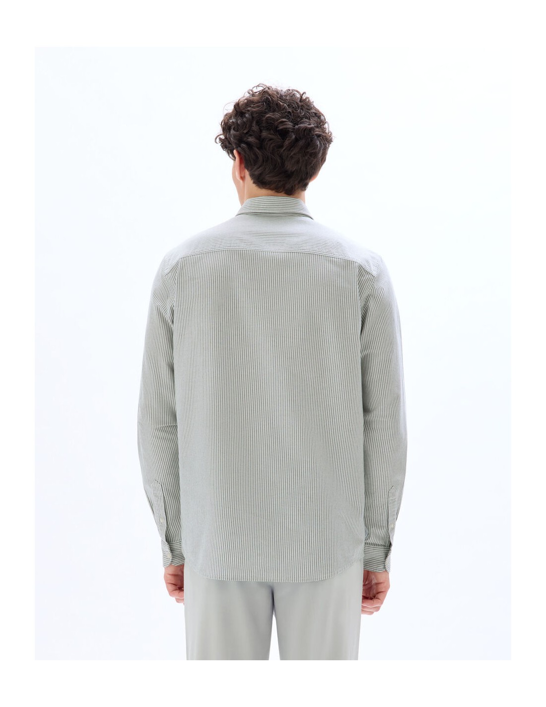 Chemise regular à rayures 100% coton... Chemise regular à rayures 100% coton...